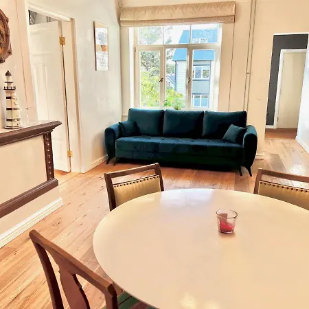 아파트 Hubane Ja Ruumikas Saunaga Korter Kesklinnas 페르누