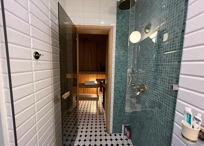 Hubane Ja Ruumikas Saunaga Korter Kesklinnas Apartment *