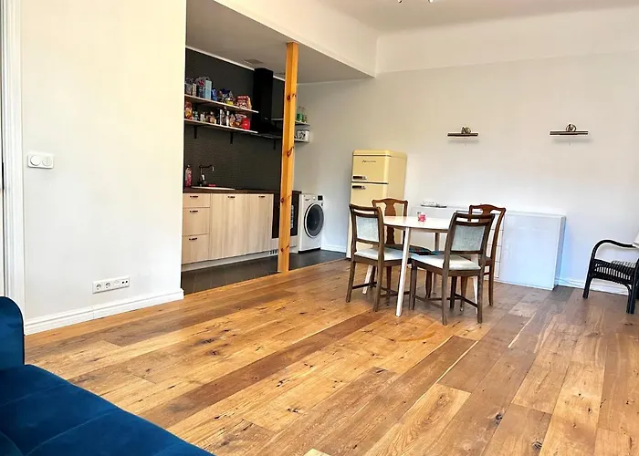 Hubane Ja Ruumikas Saunaga Korter Kesklinnas Παρνού