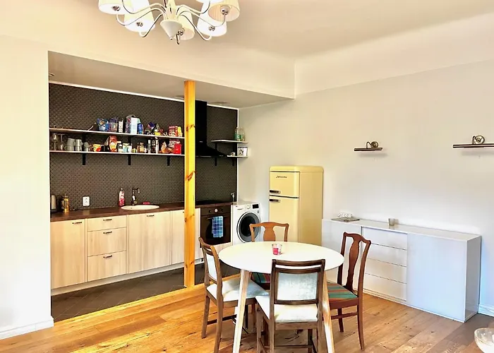 Hubane Ja Ruumikas Saunaga Korter Kesklinnas *